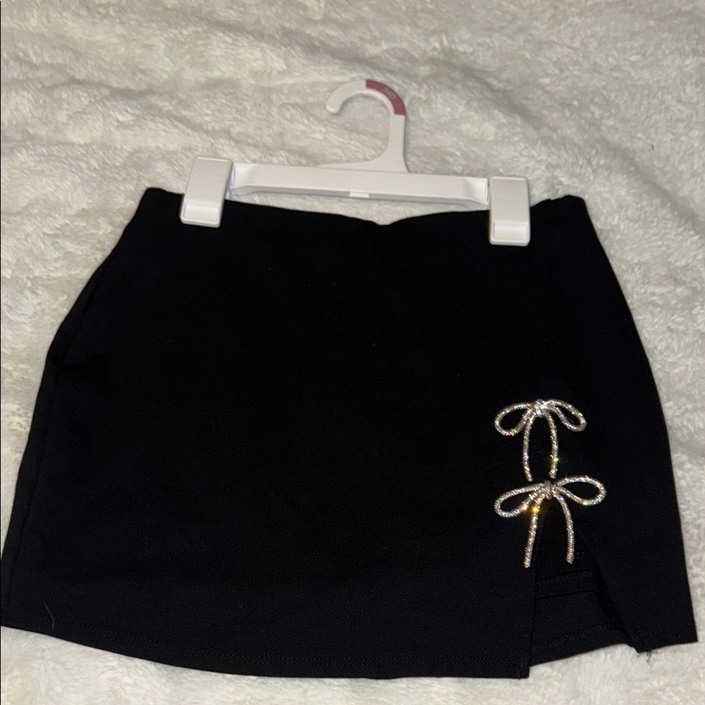 Windsor Elegant Black Skirt with Bow Accents